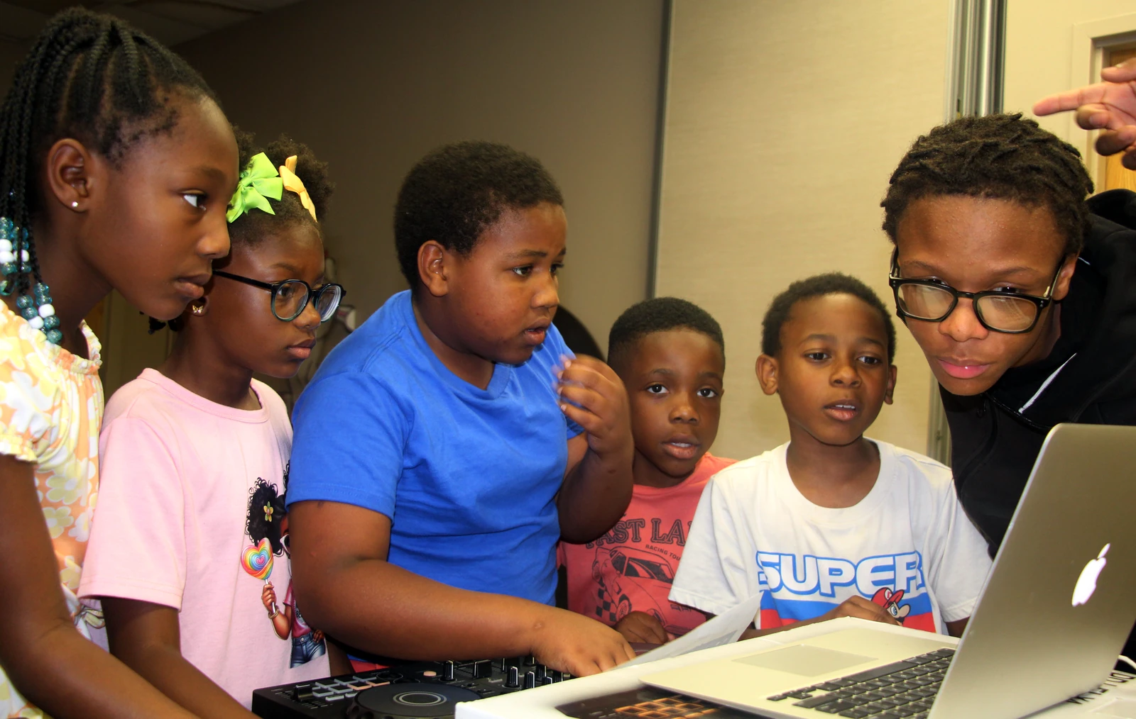Youth DJ Program workshop